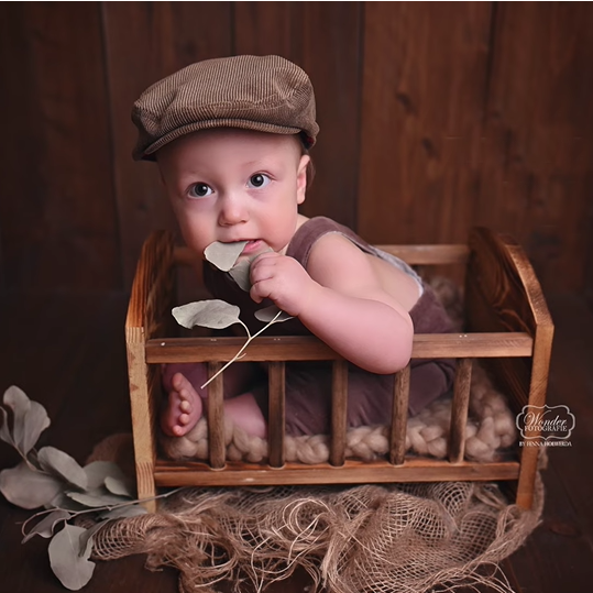 Baby Photography: Setups with Wooden Bed and Floral Bonnet – Foxbackdrop